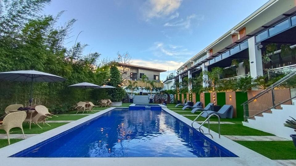 Casa La Silvinas Hotel & Event Resort Tagaytay City Exterior photo